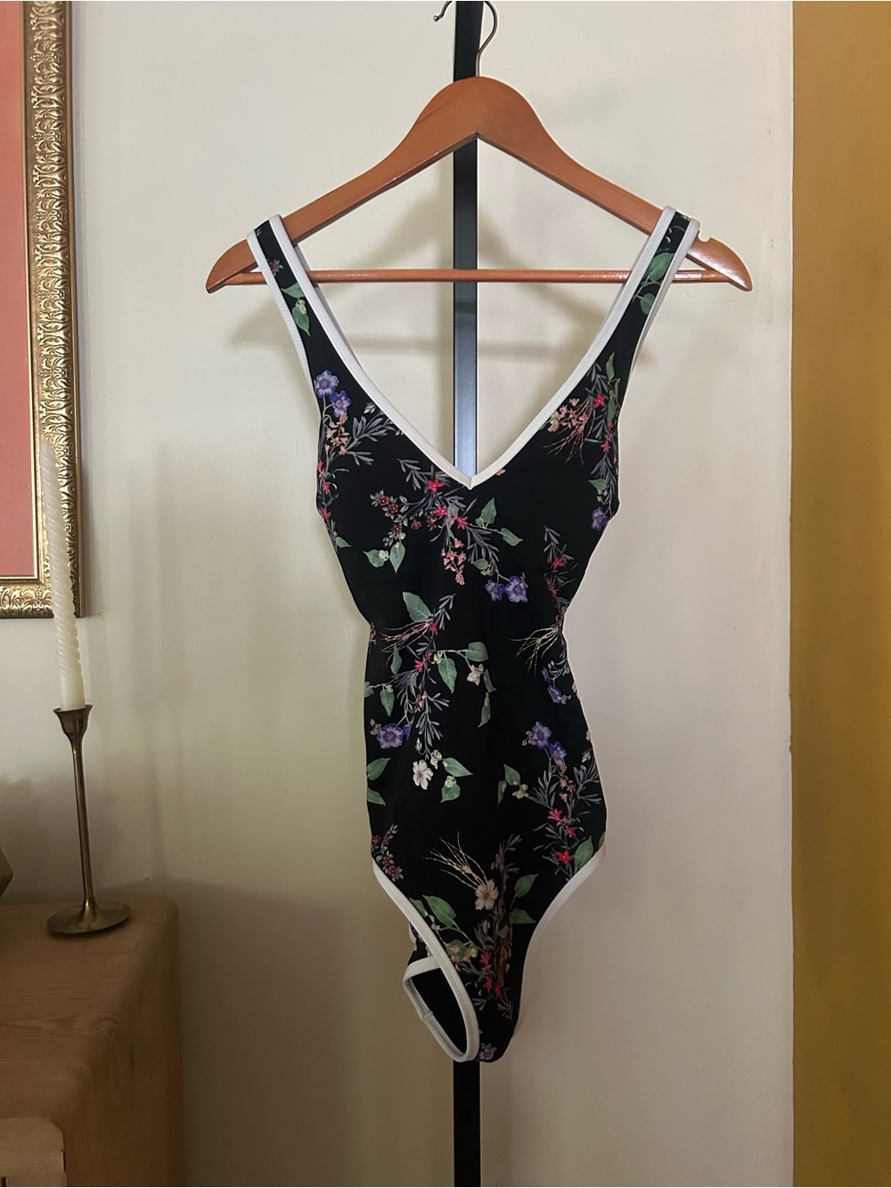 Athleta Gold Coast One Piece Swimsuit Black Floral Bathing Suit Cross Back Small